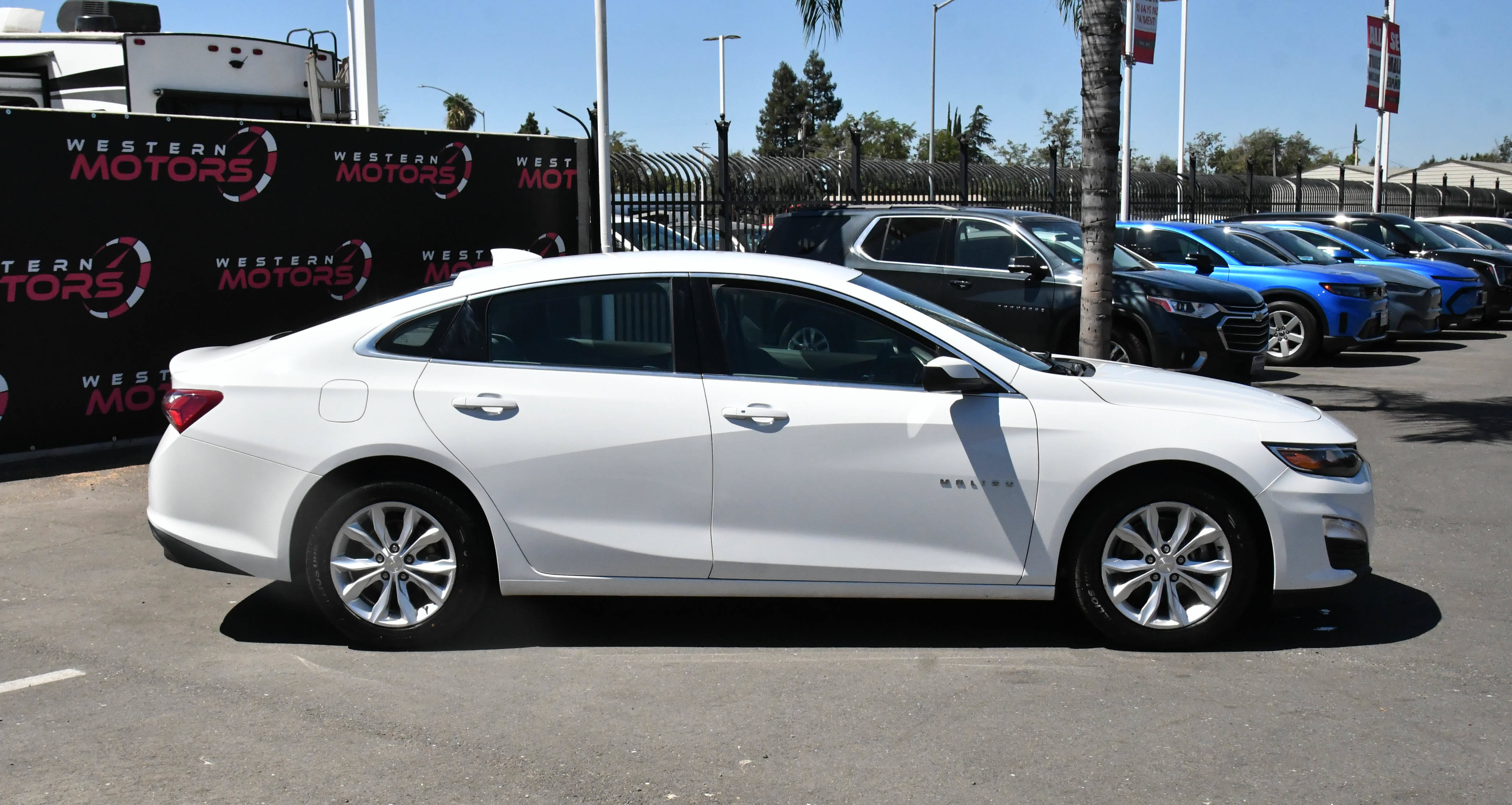 Used 2021 Chevrolet Malibu LT FWD image 9