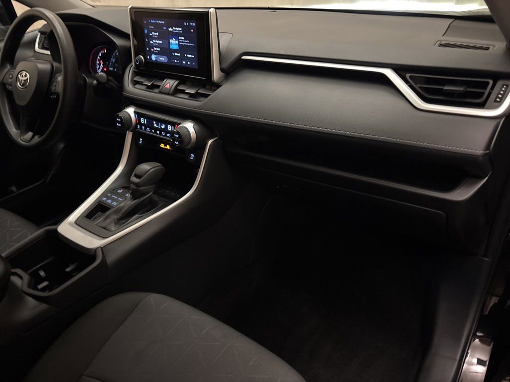Used 2025 Toyota RAV4 XLE image 25