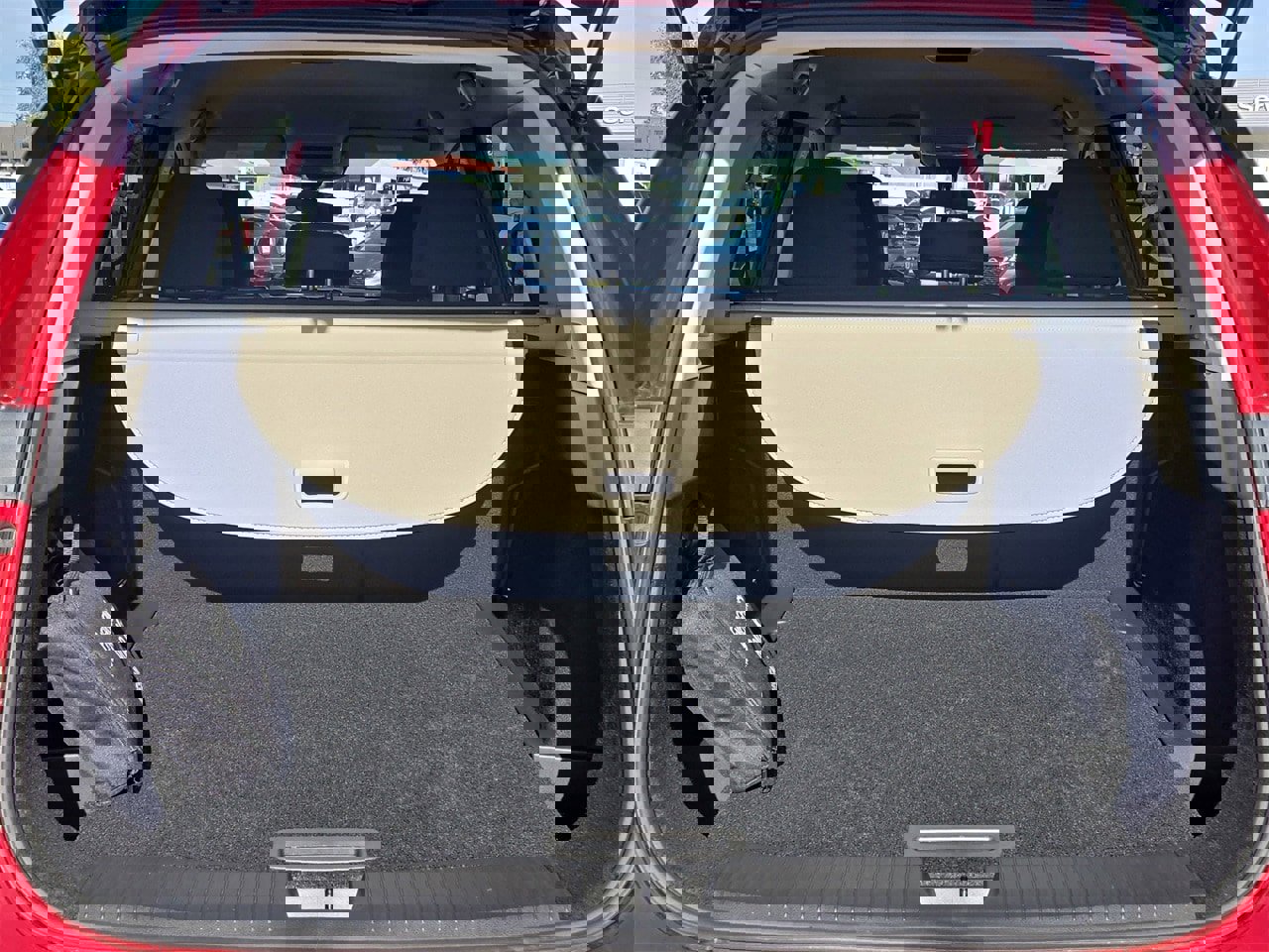 Used 2025 Nissan Rogue S image 12