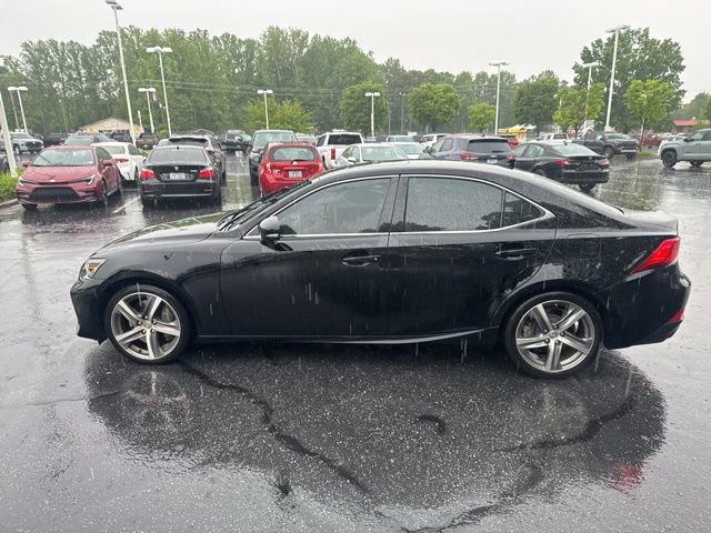 Used 2017 Lexus IS 200t w/ Premium Package RWD image 2