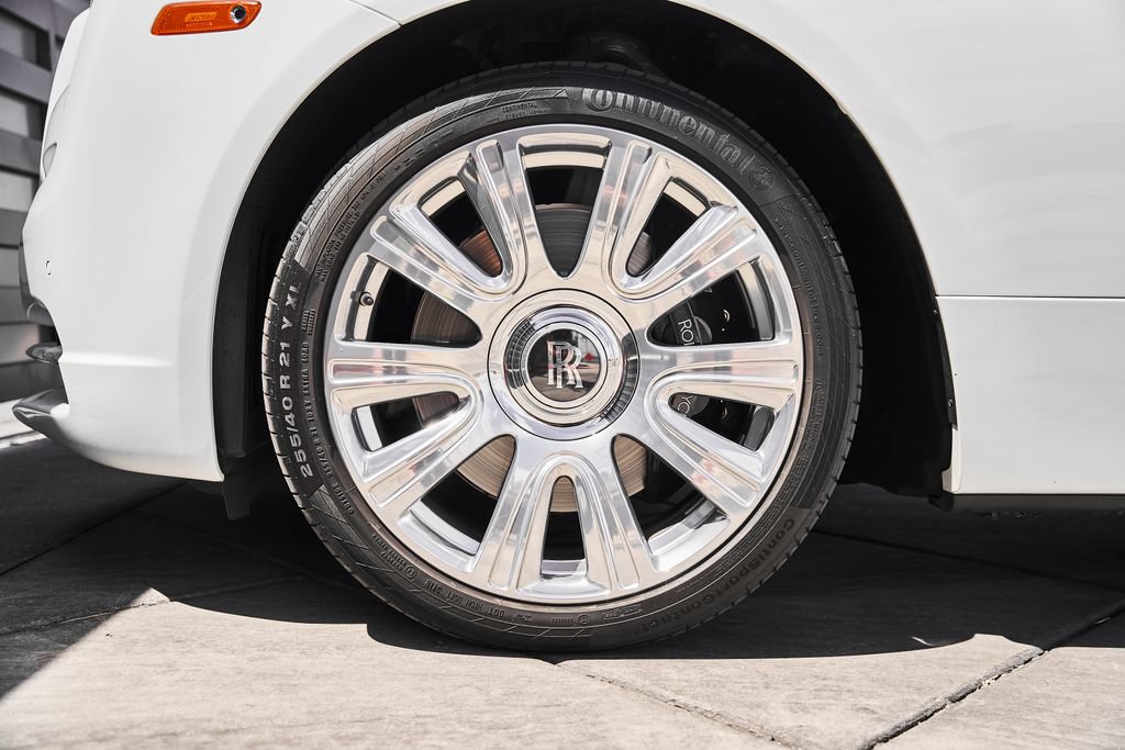 Used 2018 Rolls-Royce Dawn RWD image 3