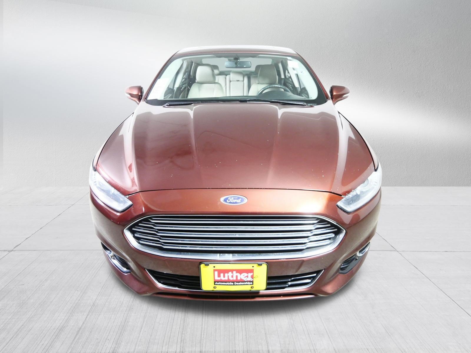 Used 2016 Ford Fusion Titanium FWD image 2