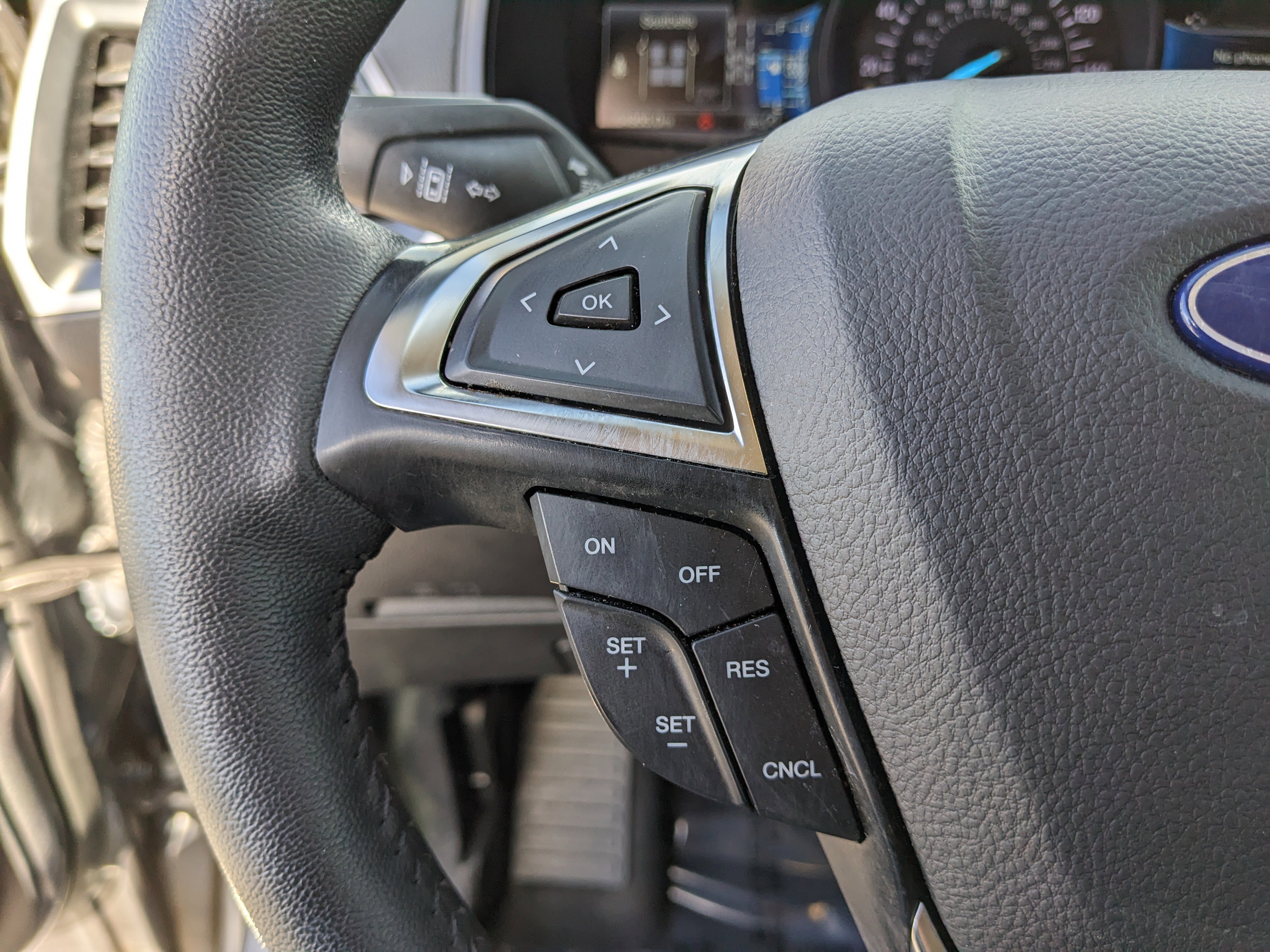 Used 2024 Ford Edge SEL image 28