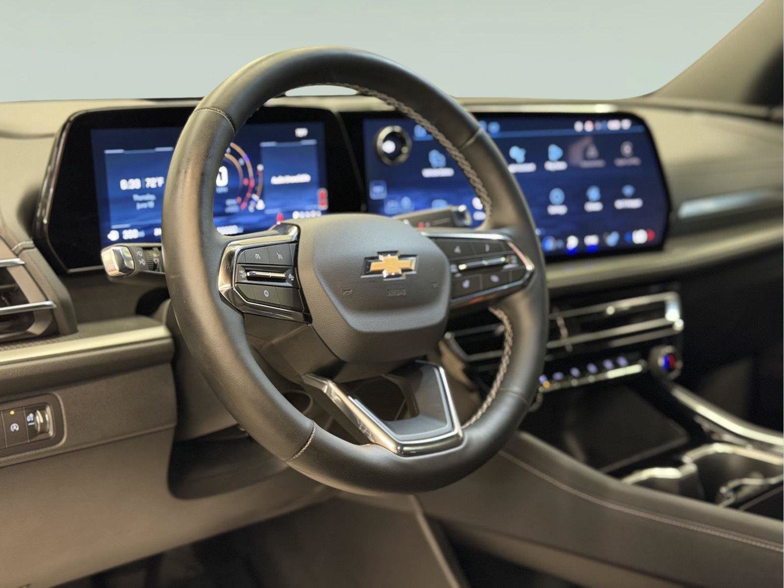 Used 2025 Chevrolet Traverse LT AWD/4WD image 21