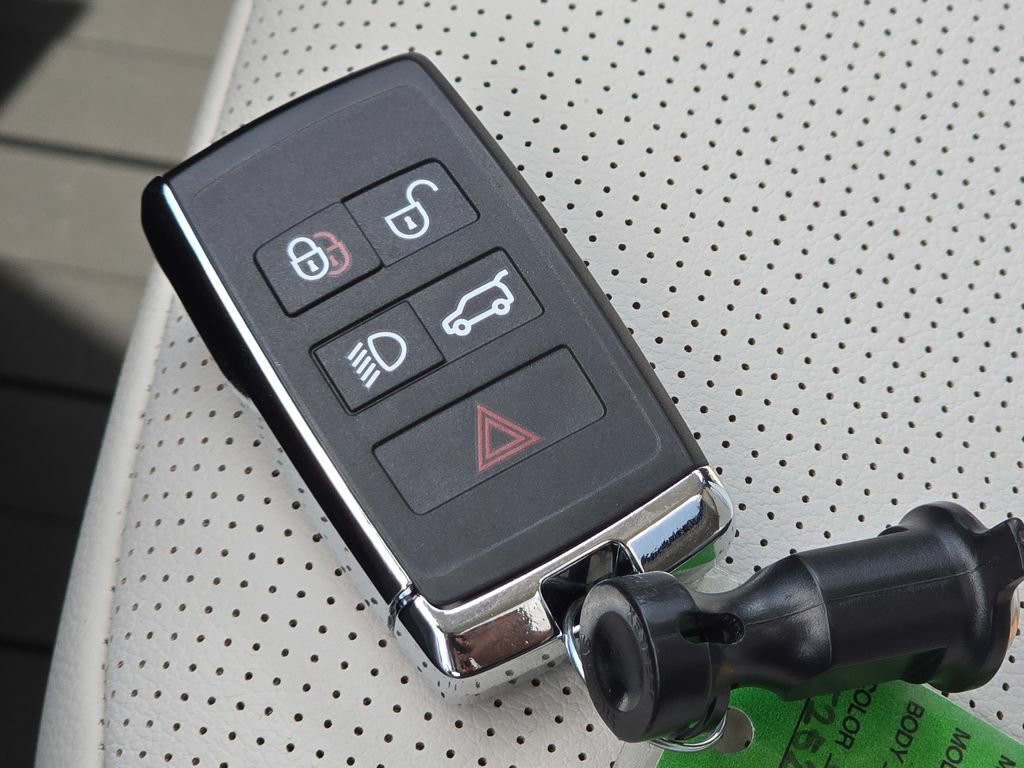 New 2026 Land Rover Discovery S AWD/4WD image 43