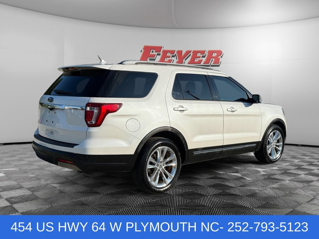 Used 2019 Ford Explorer XLT w/ Equipment Group 202A FWD image 5