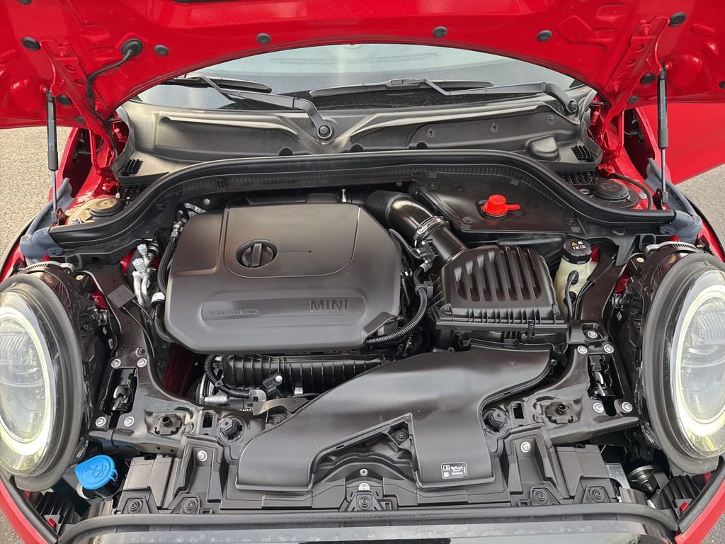 Certified 2024 MINI Cooper 2-Door Hardtop image 17