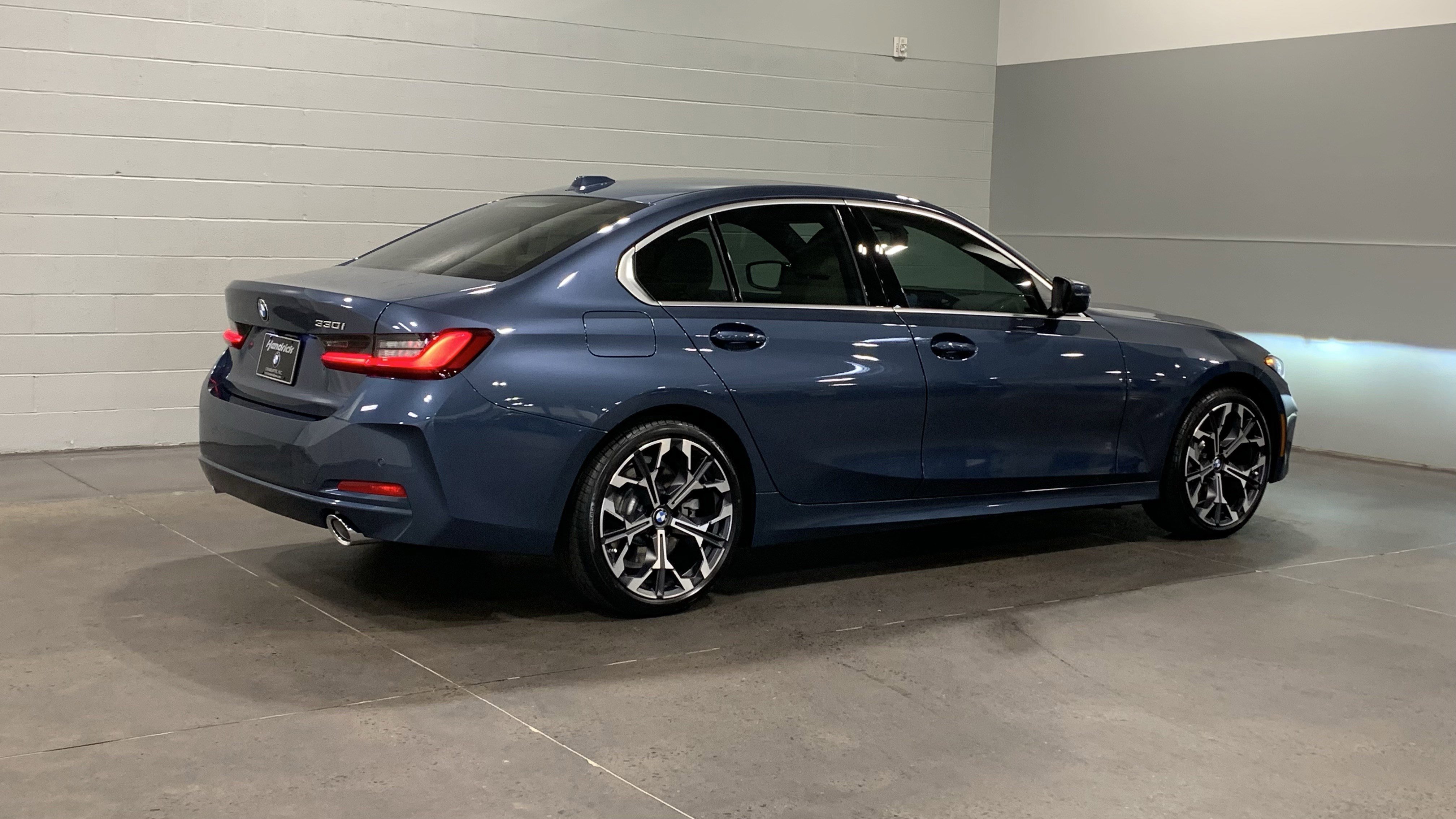 Used 2026 BMW 330i Sedan w/ Premium Package image 8