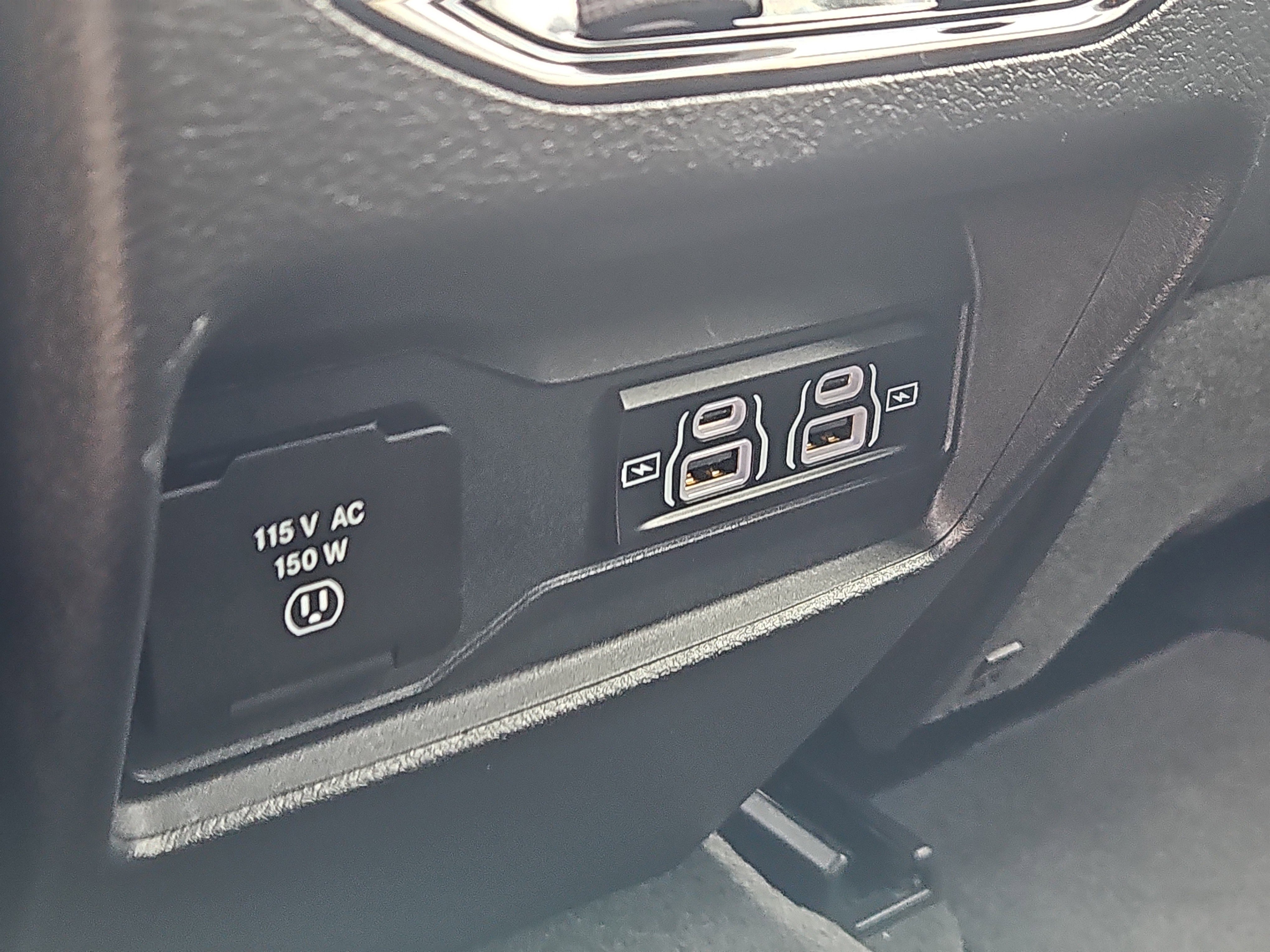 Used 2025 Jeep Grand Cherokee Altitude image 13