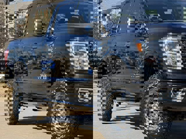 Used 2018 Nissan Titan PRO-4X w/ Pro-4x Convenience Package image 3