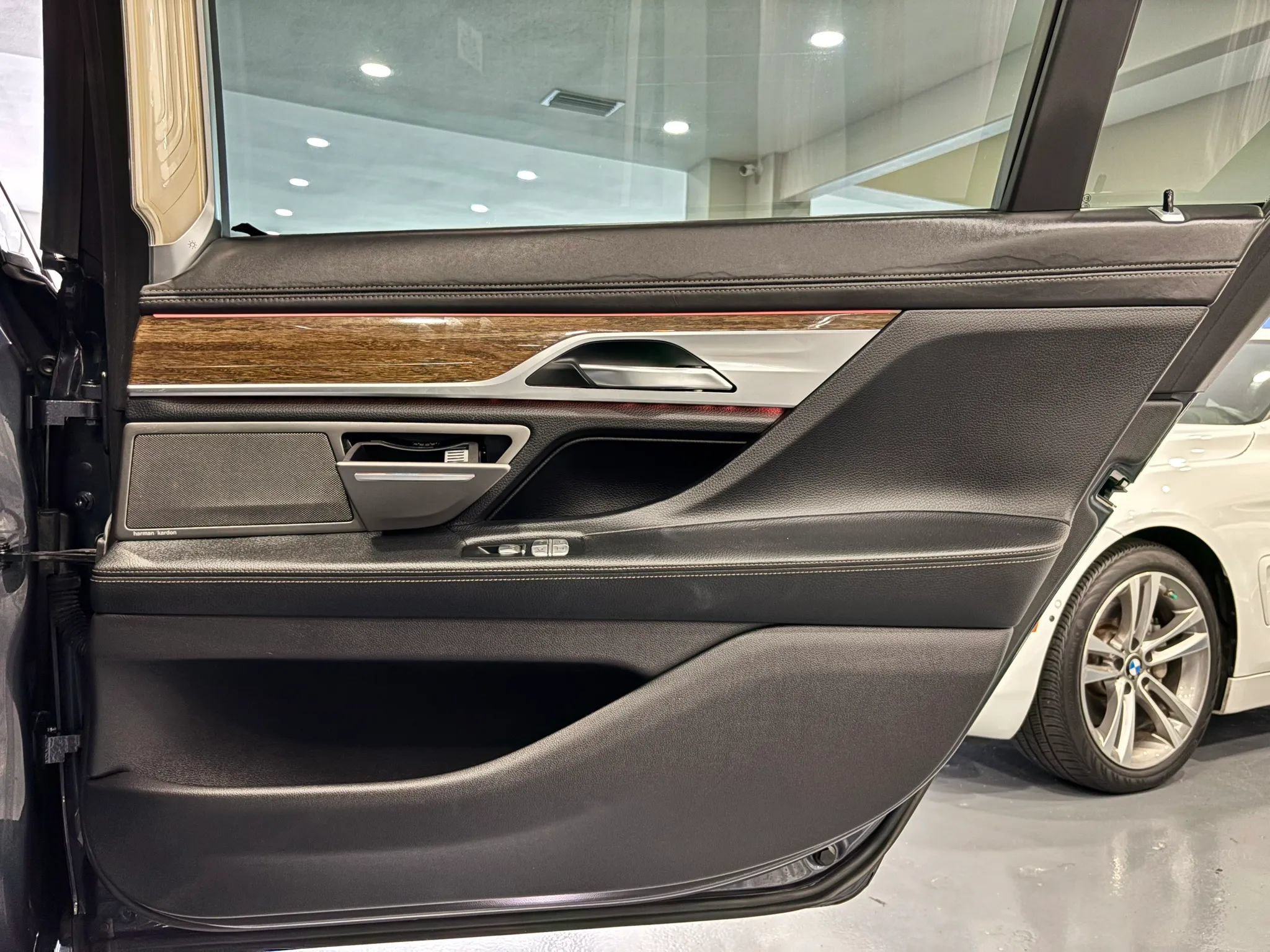 Used 2017 BMW 740e xDrive AWD/4WD image 52