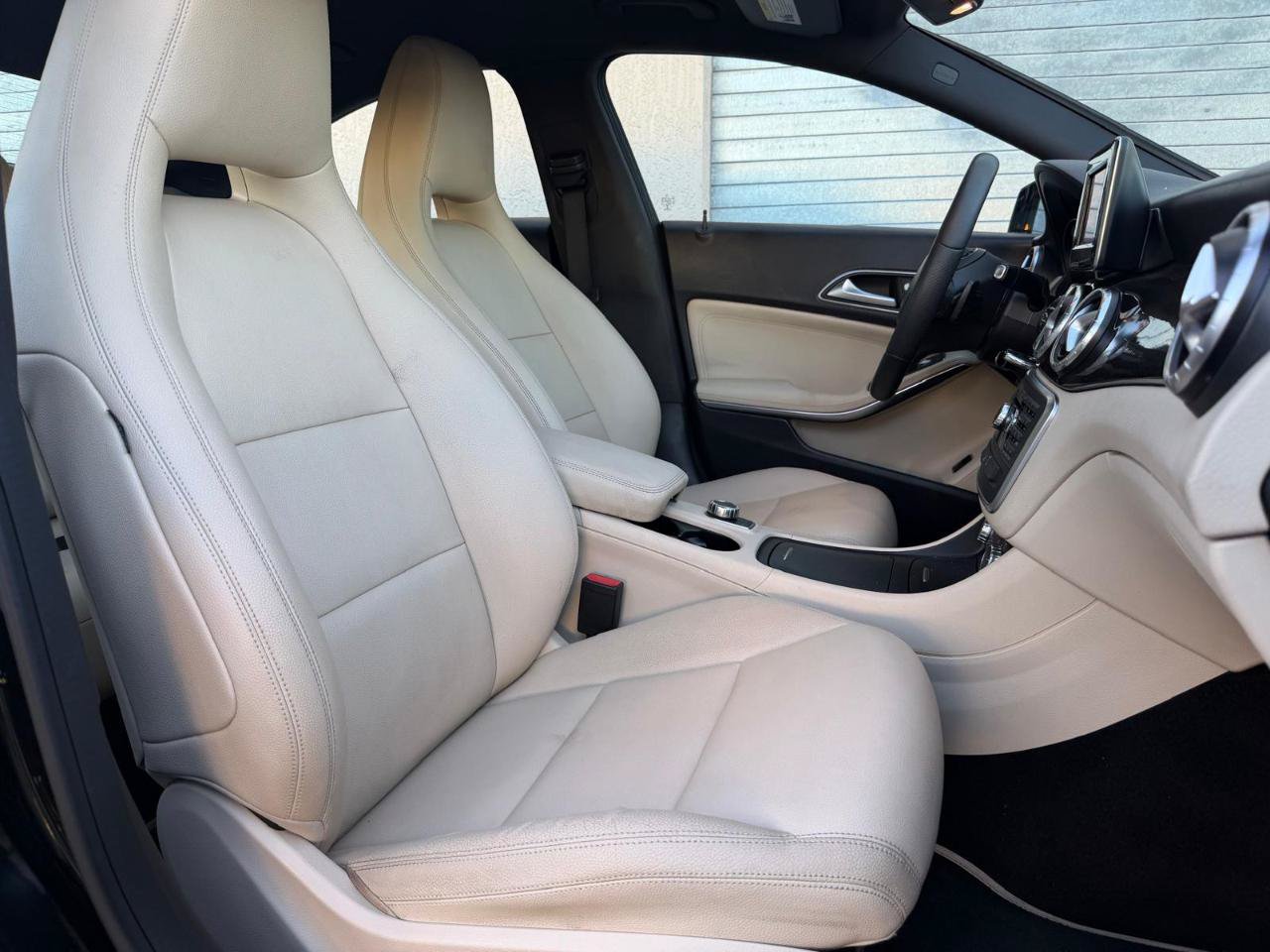 Used 2014 Mercedes-Benz CLA 250 image 16