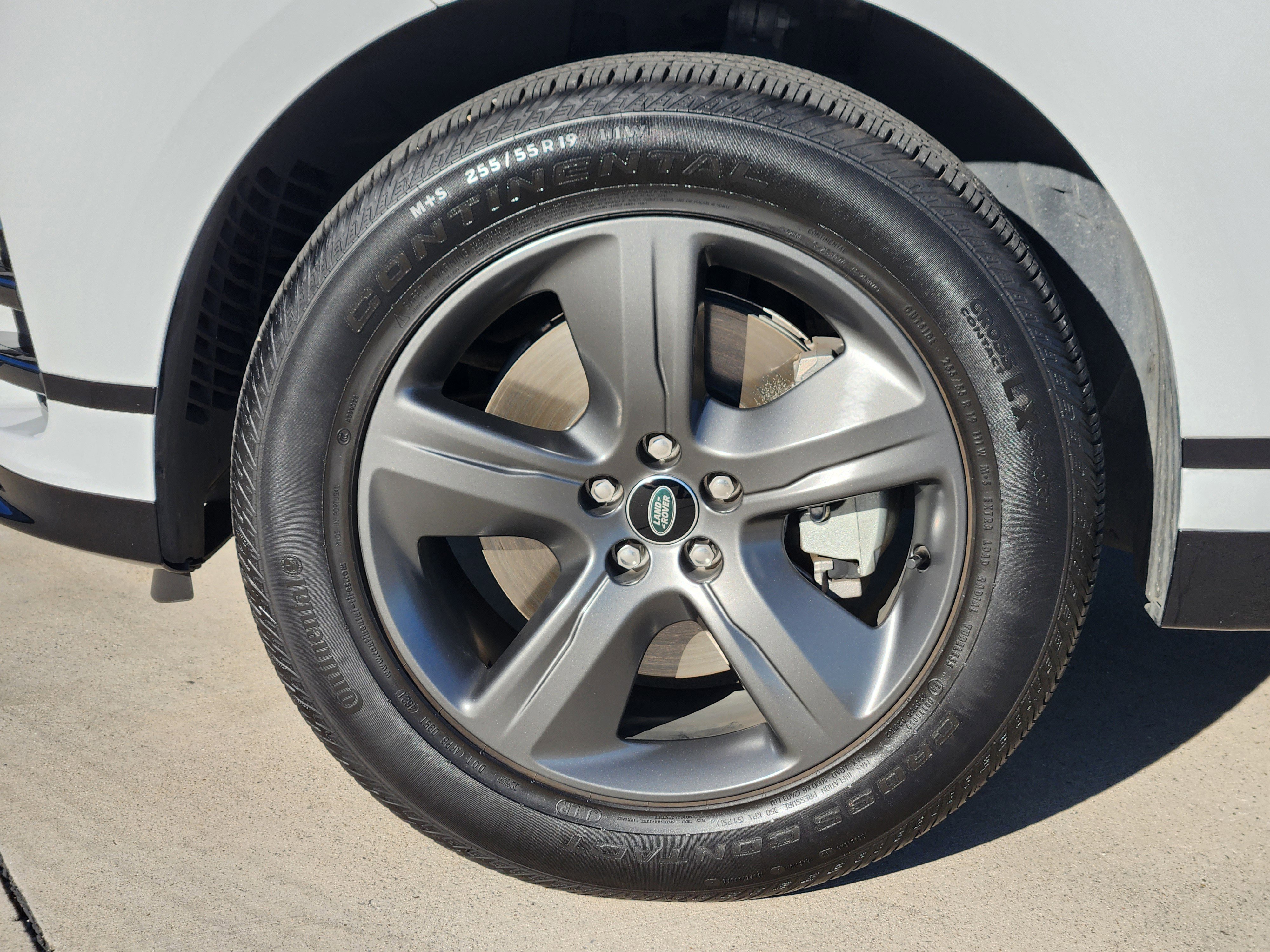 Certified 2022 Land Rover Range Rover Velar R-Dynamic S image 11