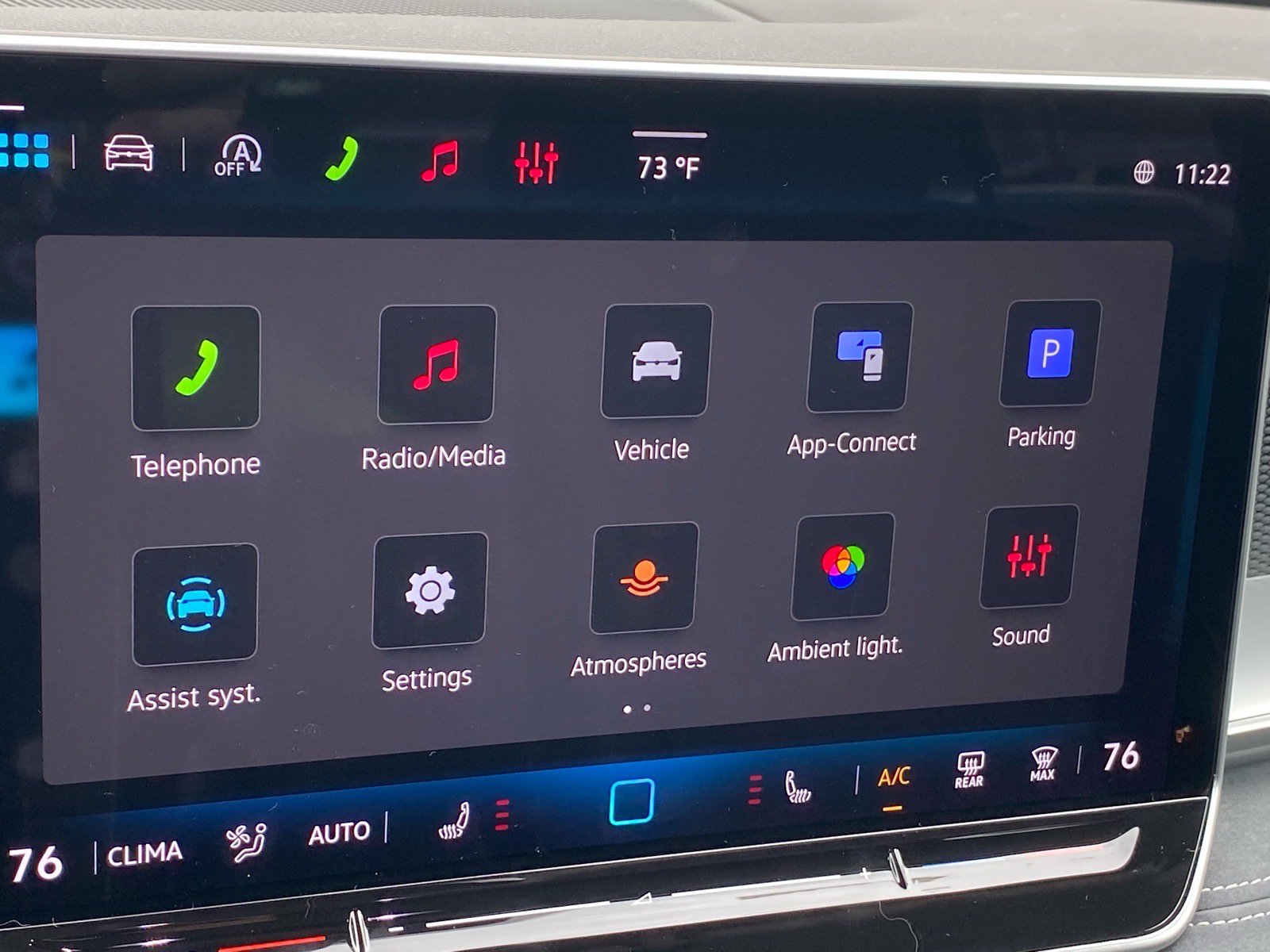 New 2026 Volkswagen Tiguan SE FWD image 9