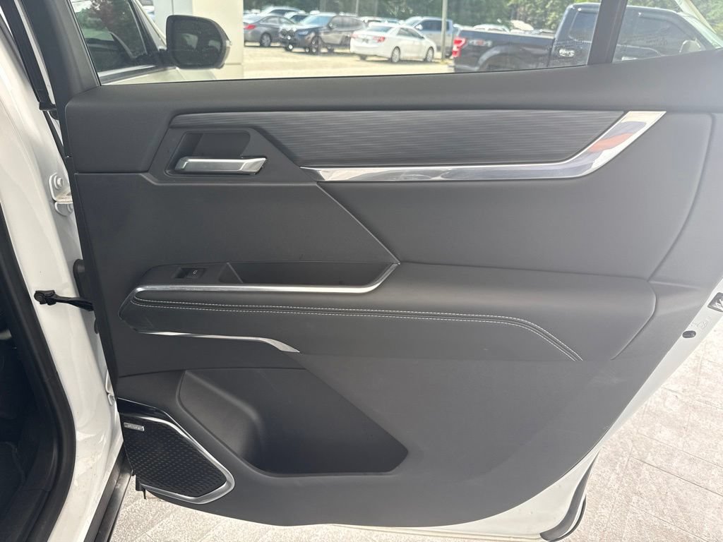 Used 2025 GMC Acadia Elevation FWD image 40