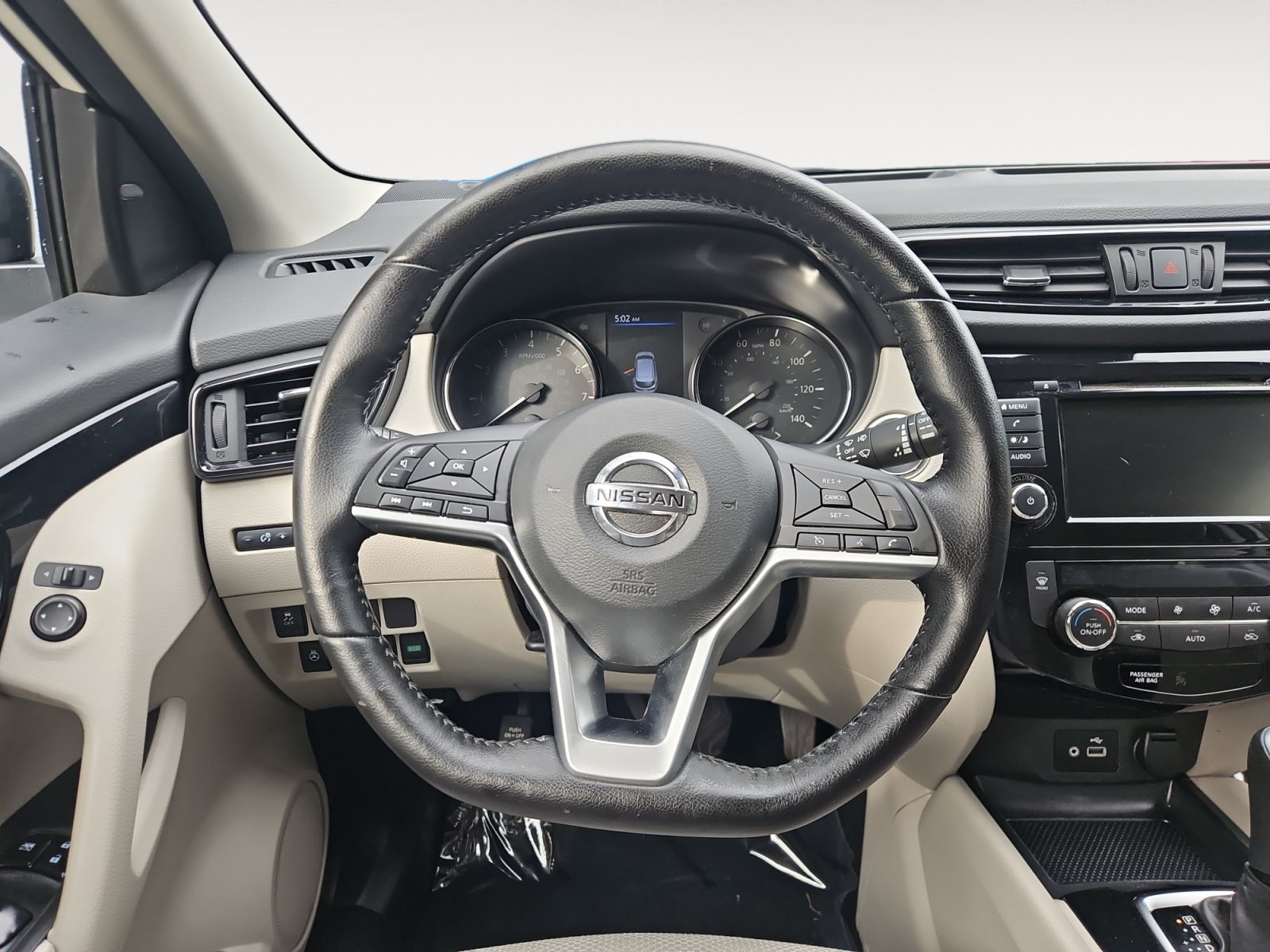 Used 2020 Nissan Rogue Sport SV w/ All-Weather Package AWD/4WD image 12