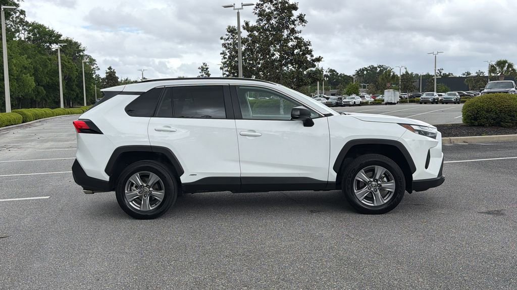 Used 2025 Toyota RAV4 LE AWD/4WD image 16