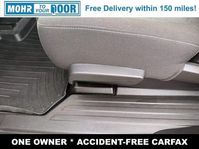 Used 2023 Chevrolet Traverse LT image 32