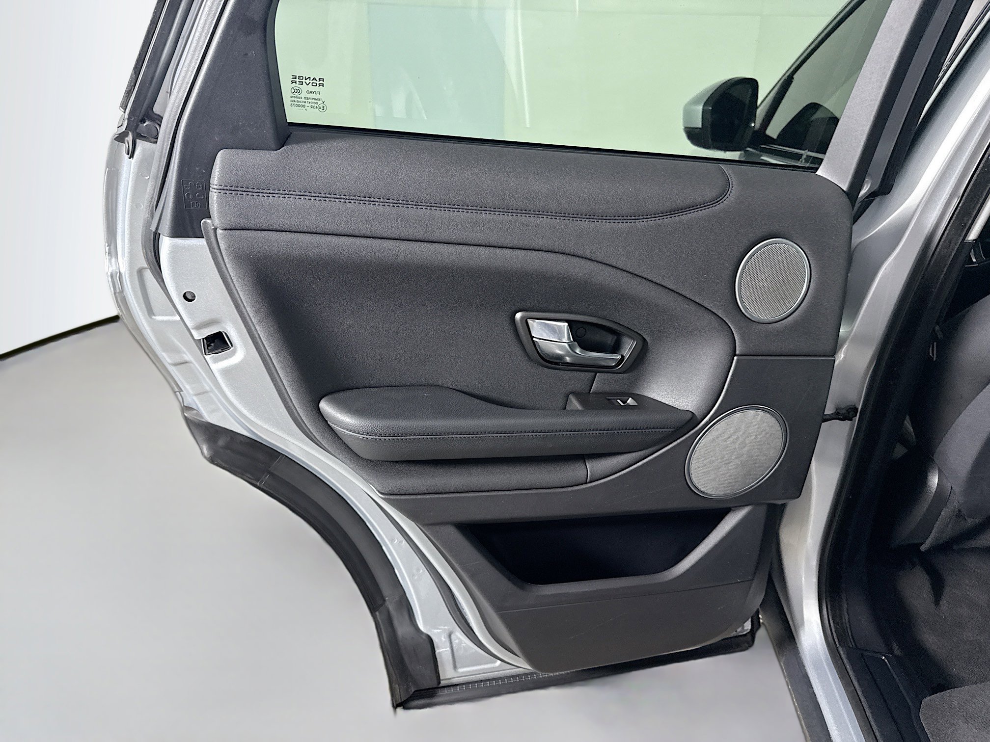 Used 2018 Land Rover Range Rover Evoque SE AWD/4WD image 26