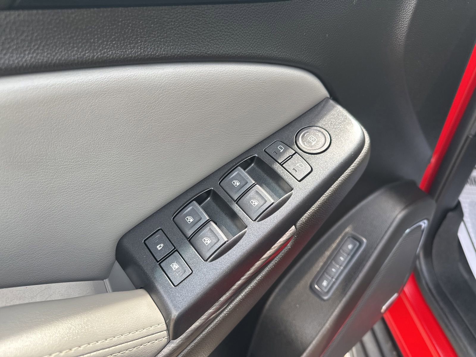 Used 2019 Chevrolet Tahoe LT AWD/4WD image 18