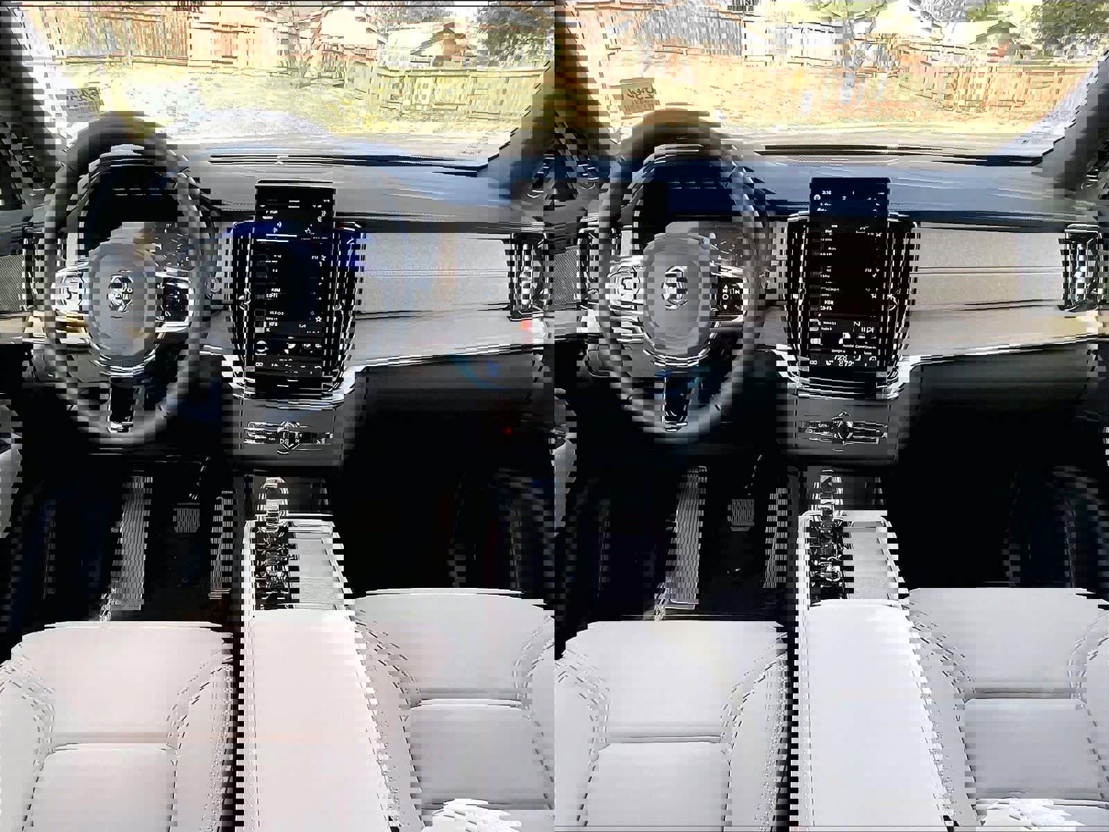 New 2026 Volvo XC90 T8 Plus w/ Protection Package Premier image 7