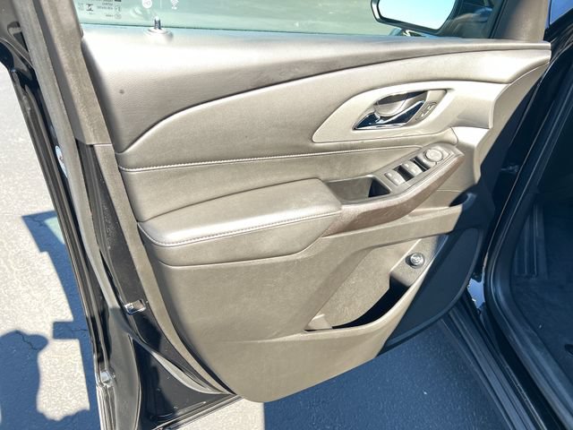 Used 2023 Chevrolet Traverse LT FWD image 10