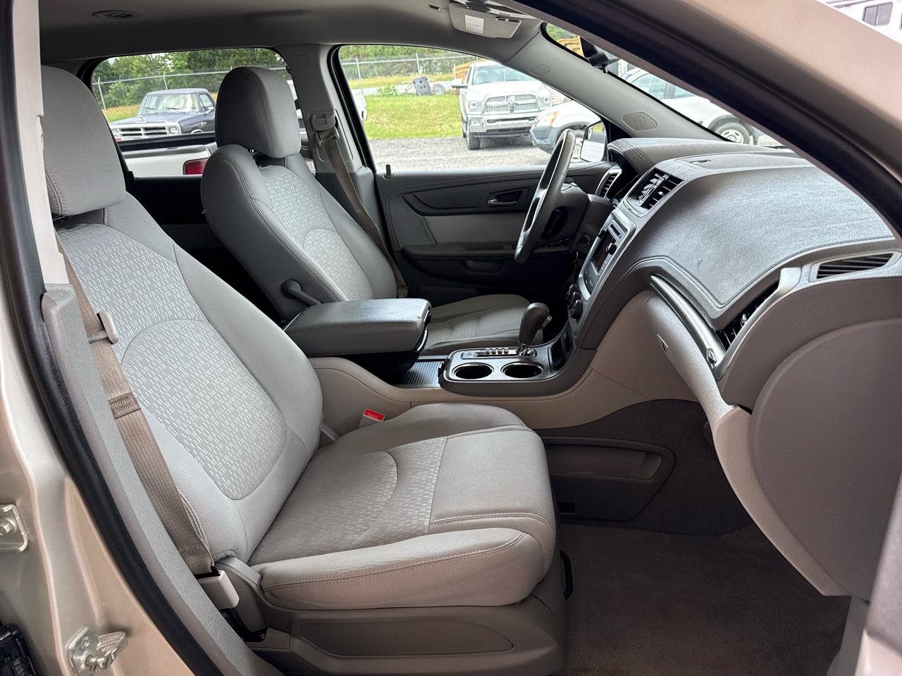 Used 2014 GMC Acadia SLE FWD image 12