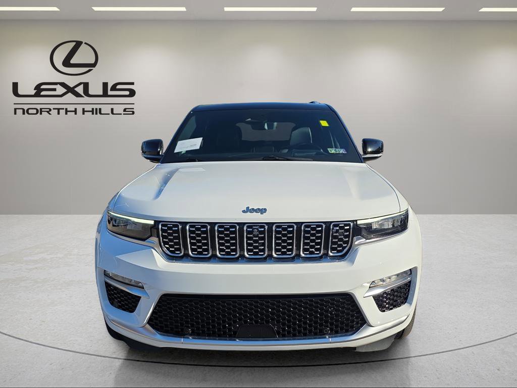 Used 2023 Jeep Grand Cherokee Summit image 2