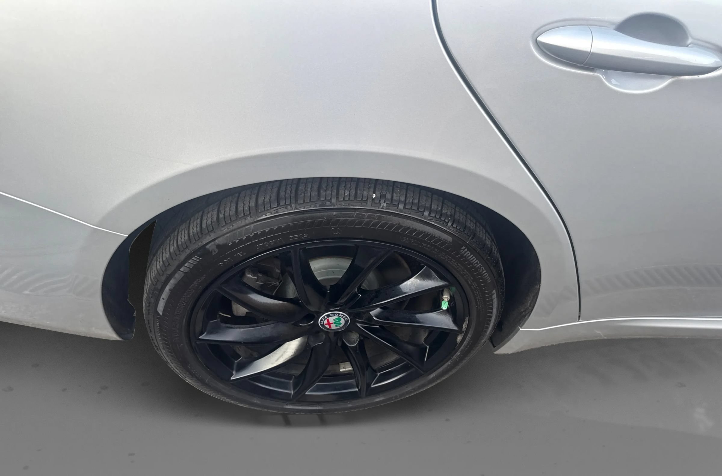 Used 2017 Alfa Romeo Giulia AWD w/ Cold Weather Package image 22