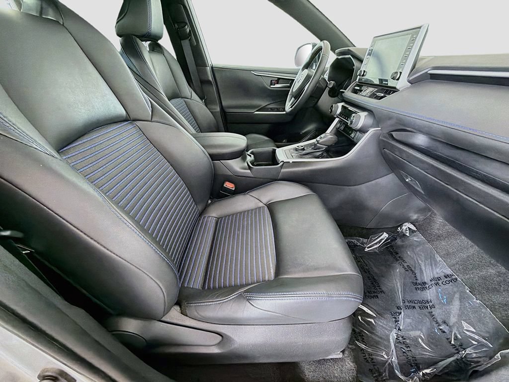 Used 2022 Toyota RAV4 XSE w/ XSE Grade Weather Package AWD/4WD image 25