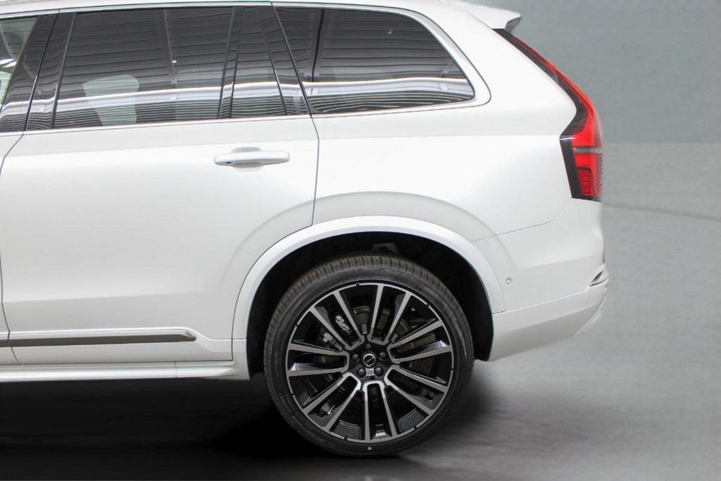New 2026 Volvo XC90 B6 Plus AWD/4WD image 33