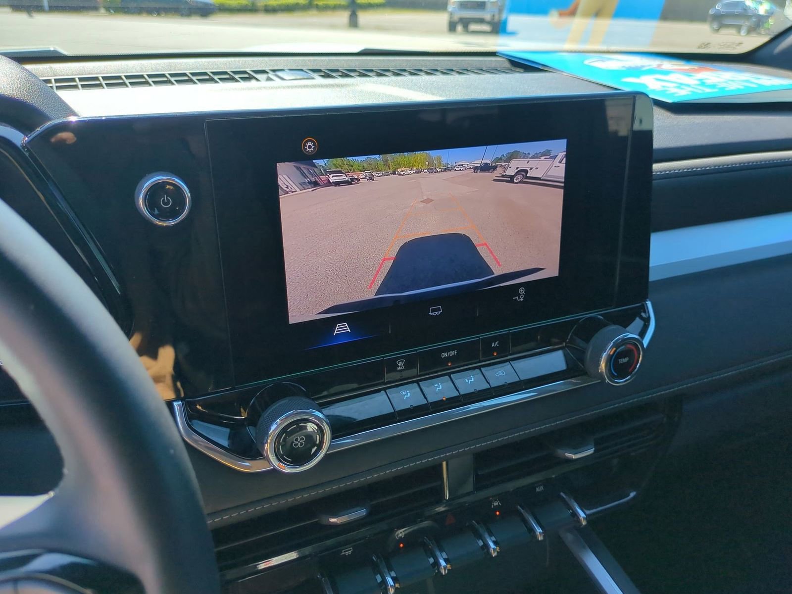 Used 2024 Chevrolet Colorado LT RWD image 15