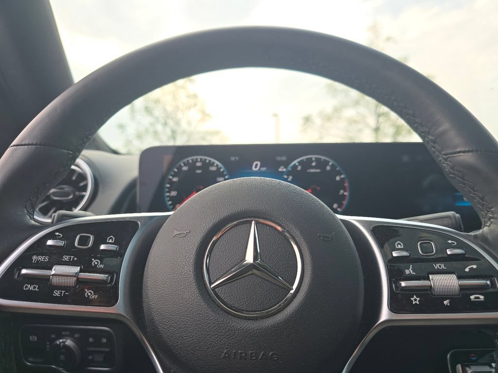 Certified 2023 Mercedes-Benz GLB 250 4MATIC image 27