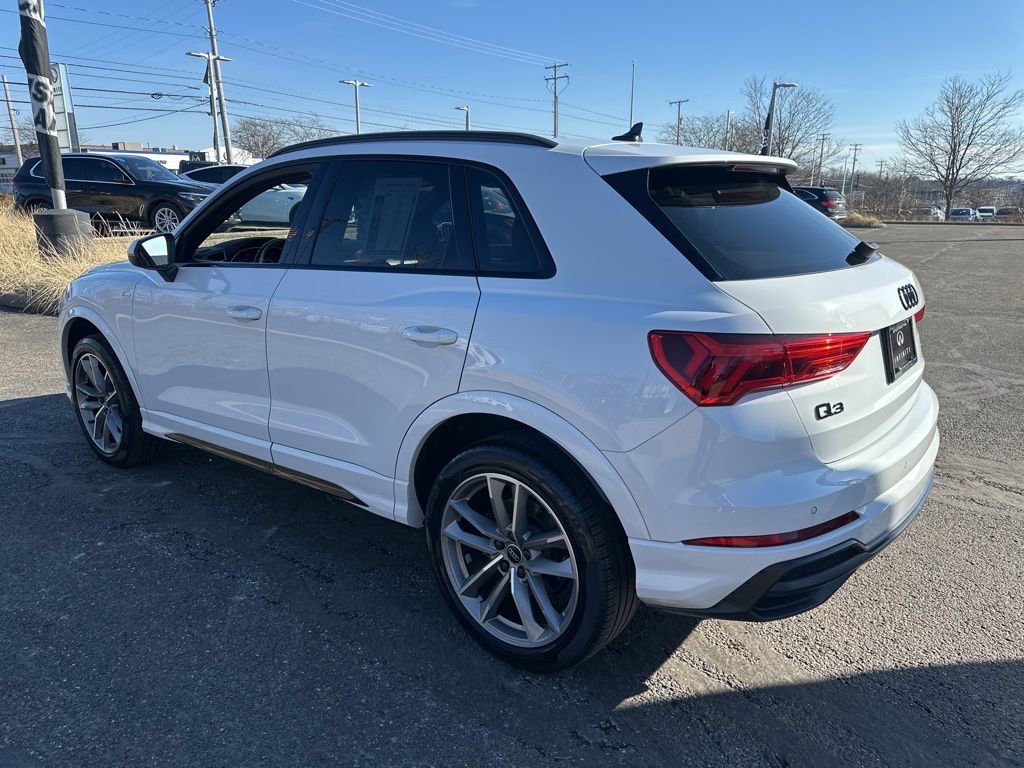 Used 2022 Audi Q3 2.0T Premium Plus w/ Premium Plus Package AWD/4WD image 10