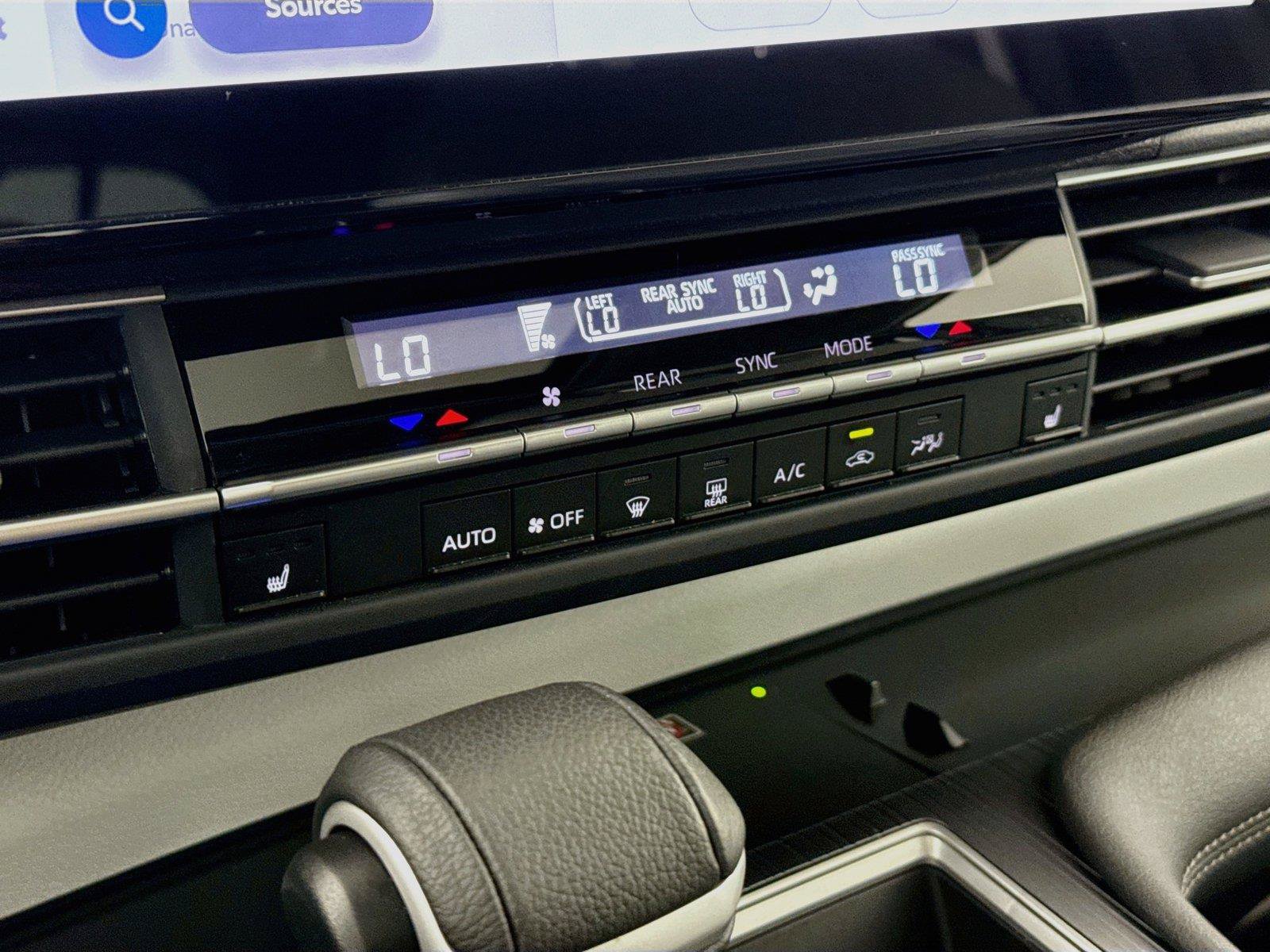 Certified 2026 Toyota Sienna XLE FWD image 26