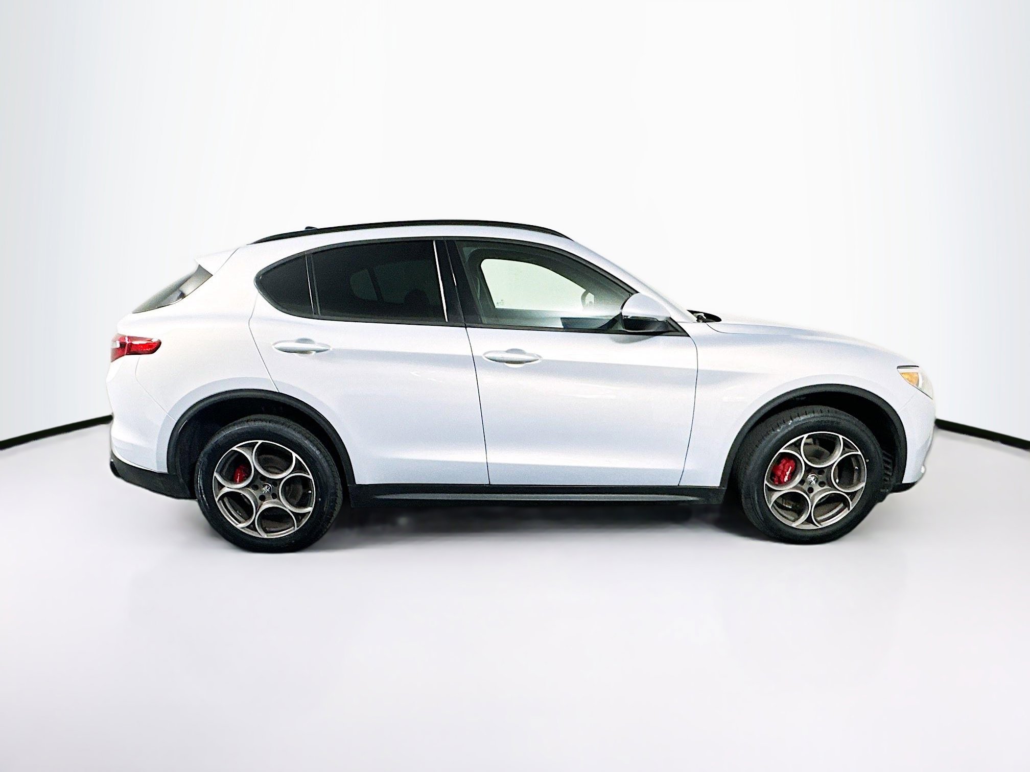 Used 2023 Alfa Romeo Stelvio Sprint RWD image 10