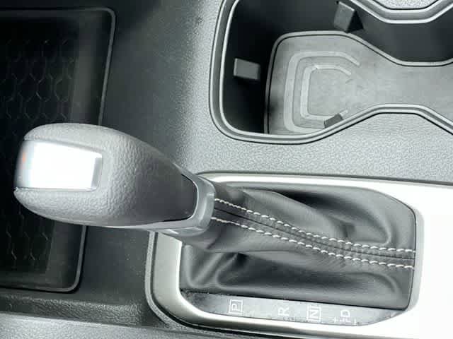 Used 2024 Nissan Frontier SV RWD image 16
