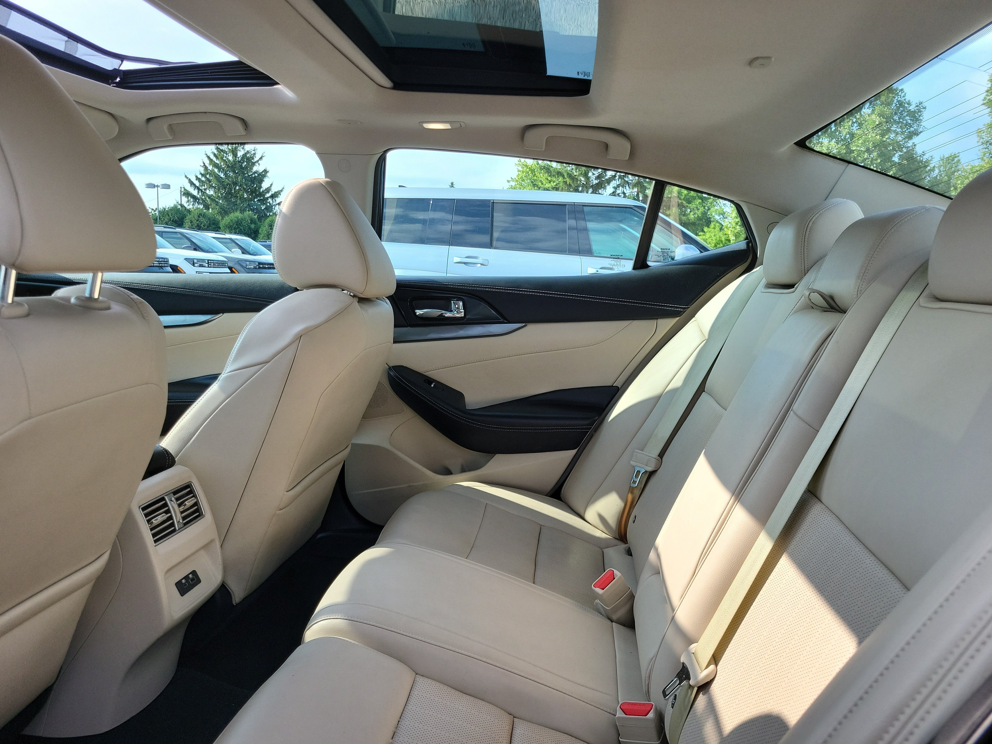 Used 2019 Nissan Maxima 3.5 SL w/ Floor Mat Group FWD image 11