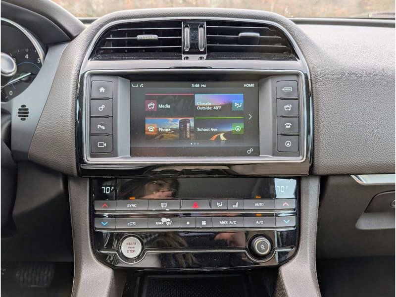 Used 2018 Jaguar F-PACE Prestige image 23