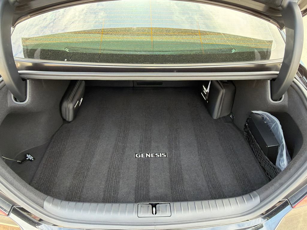 Used 2026 Genesis G70 2.5T image 18