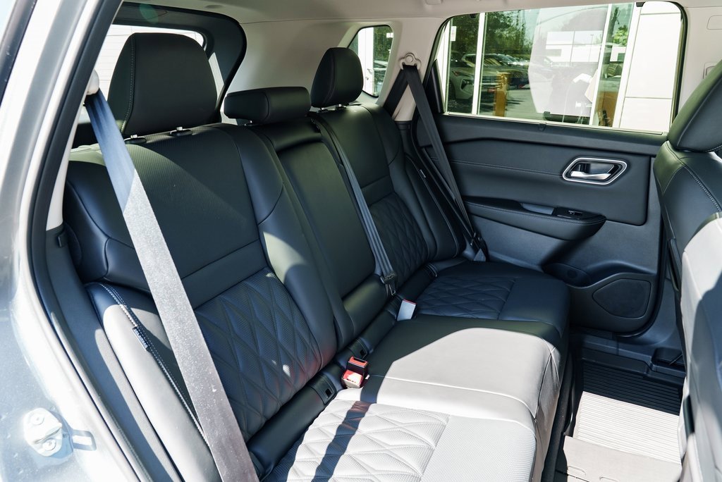 New 2026 Nissan Rogue Platinum image 27
