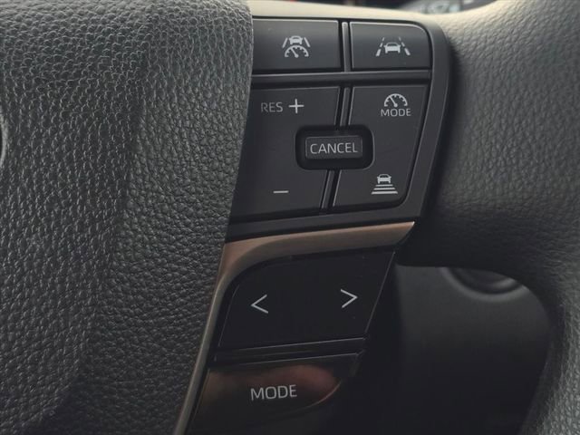 Used 2025 Toyota Camry LE image 29