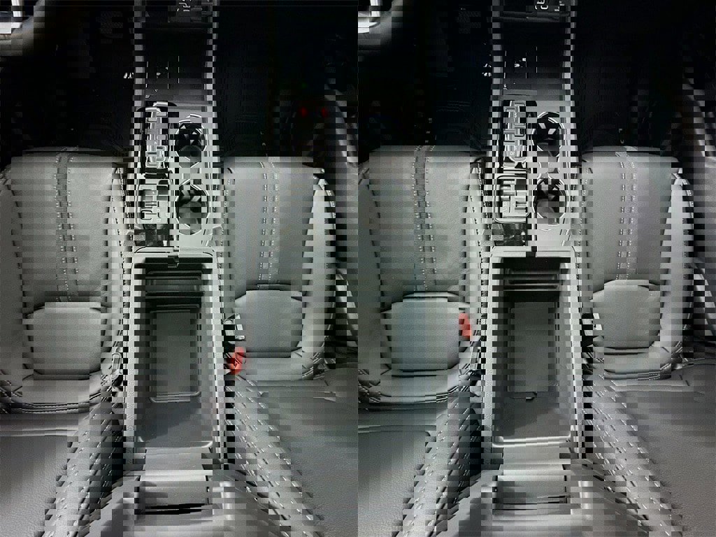 New 2025 Honda Pilot Touring image 31