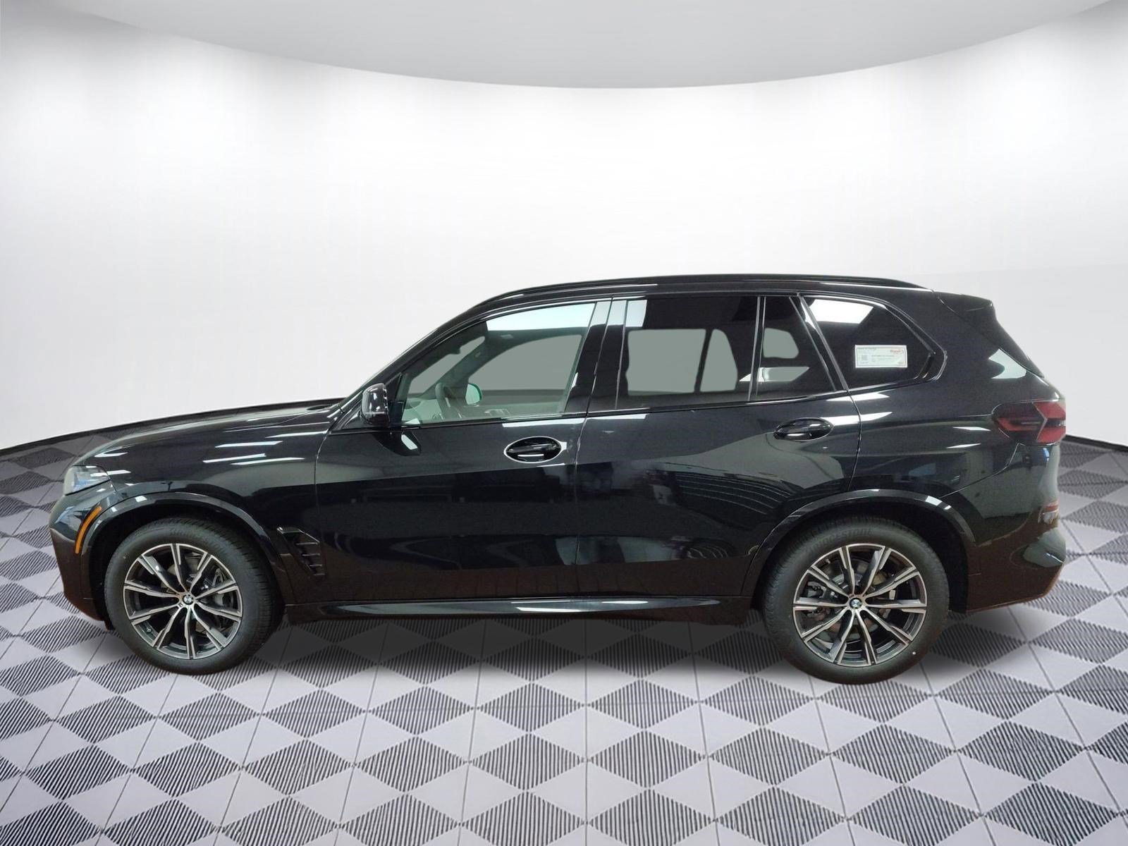 Used 2026 BMW X5 xDrive40i w/ M Sport Package image 2