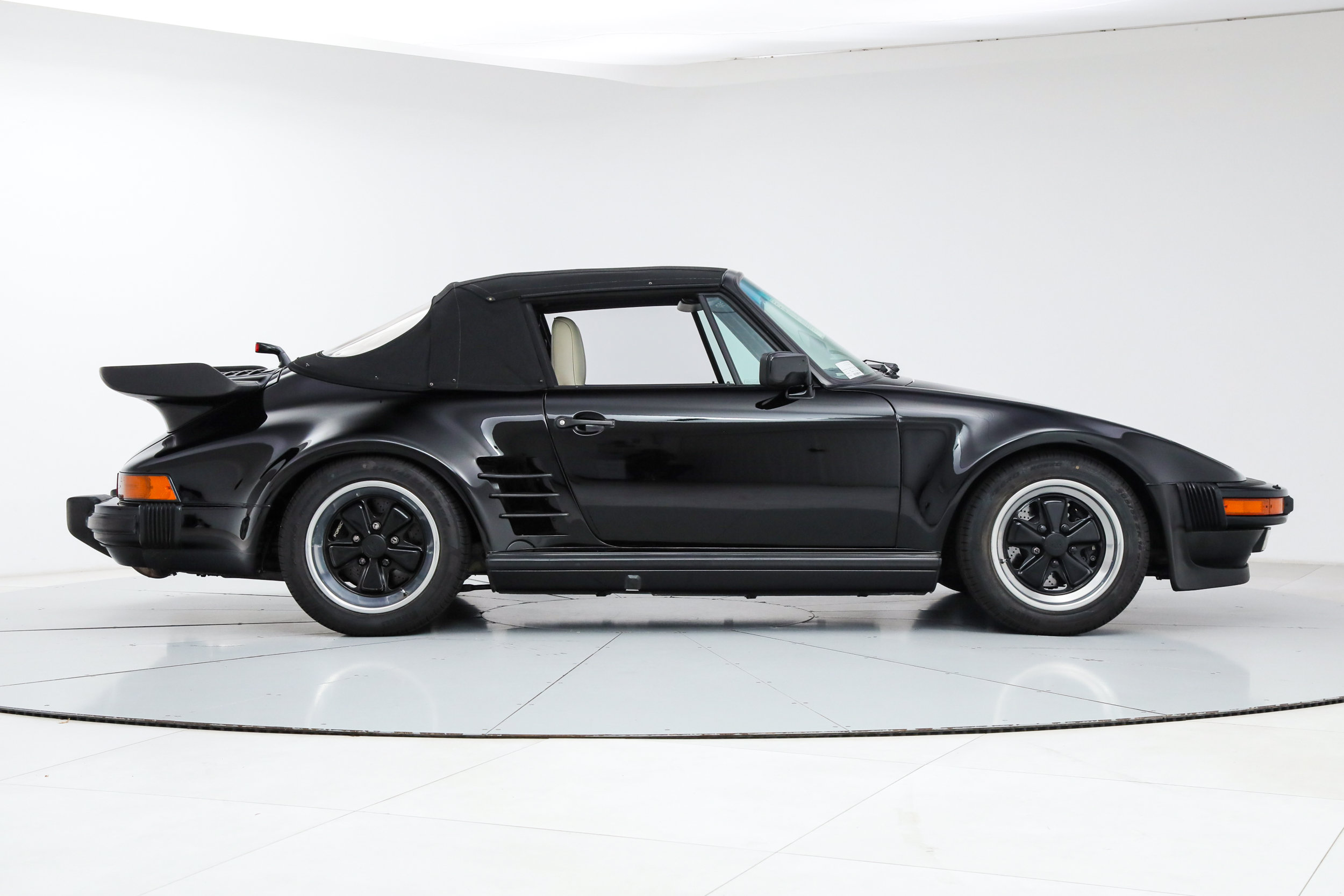 Used 1989 Porsche 911 Turbo Targa RWD image 6