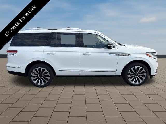 Certified 2024 Lincoln Navigator Reserve AWD/4WD image 8