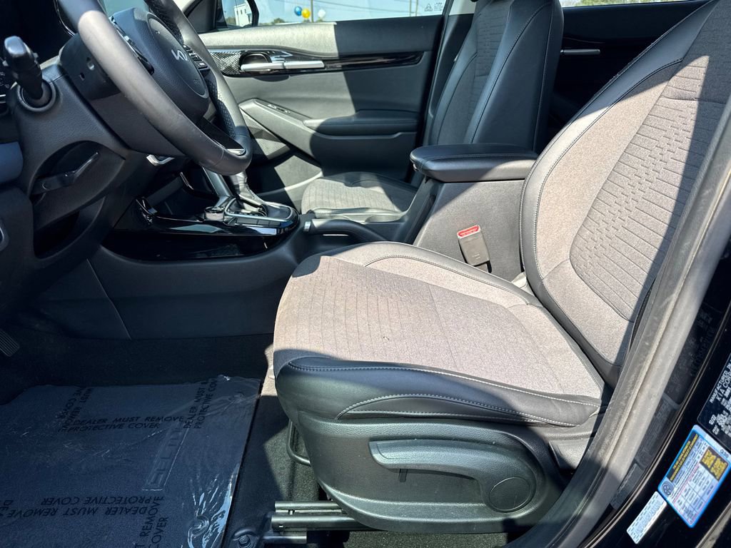 Used 2023 Kia Seltos S FWD image 10