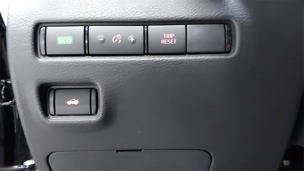 Used 2025 Nissan Sentra SR w/ Midnight Edition FWD image 25