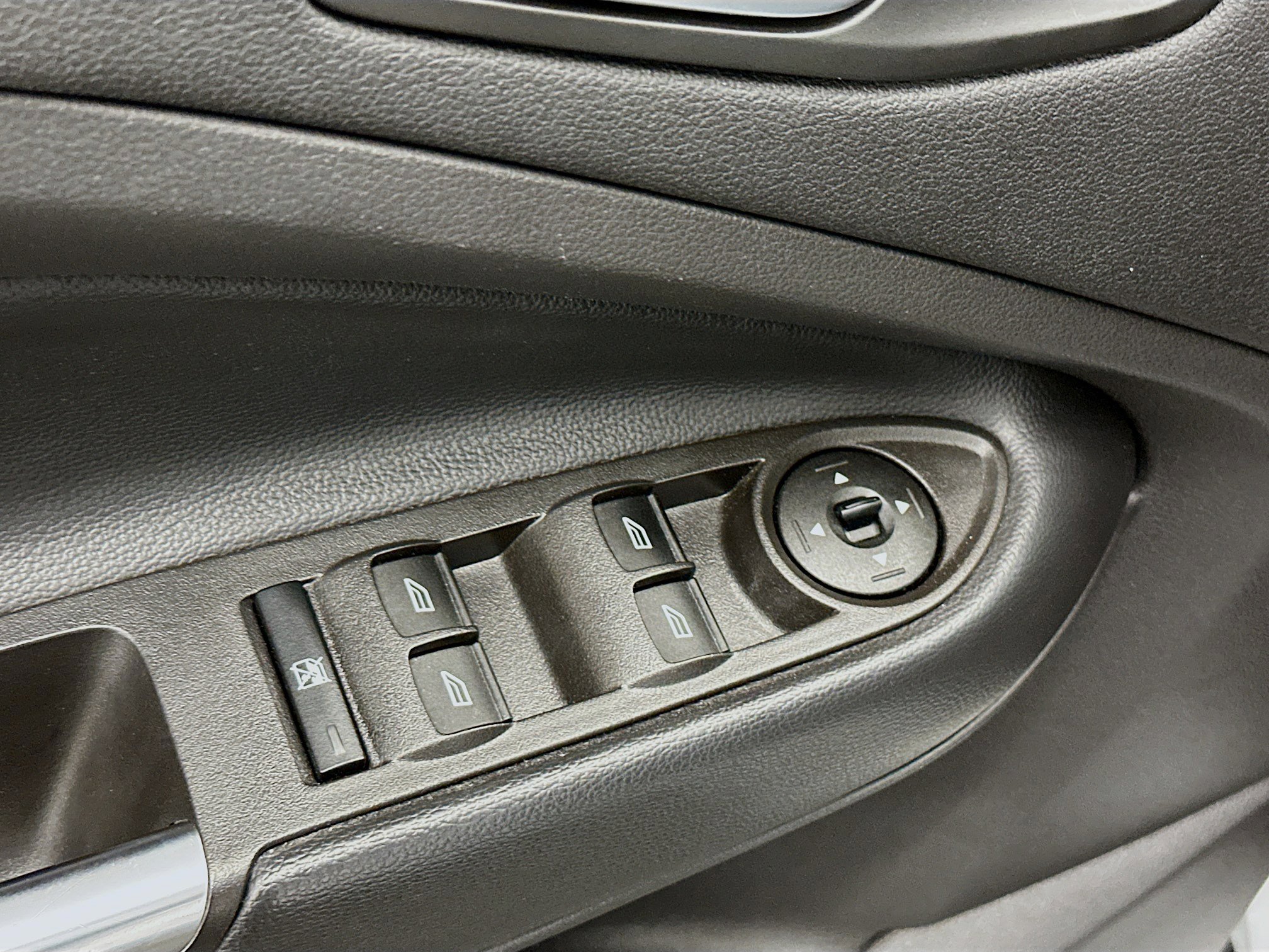 Used 2018 Ford Escape SE image 15