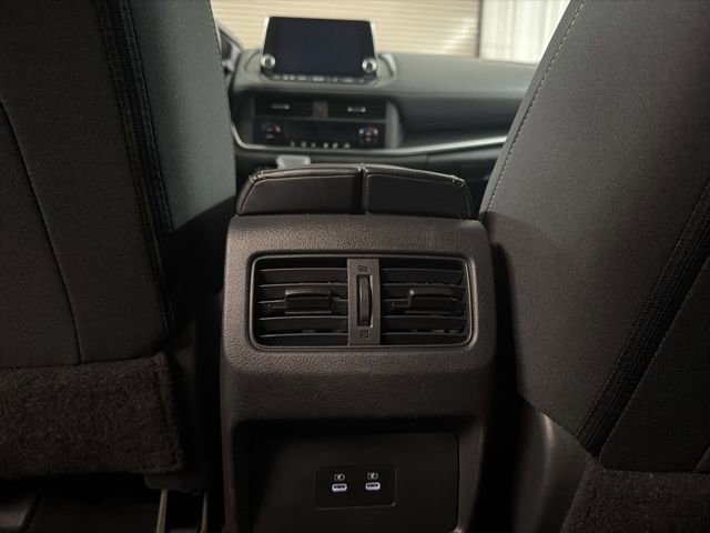 Used 2024 Nissan Rogue SV image 22